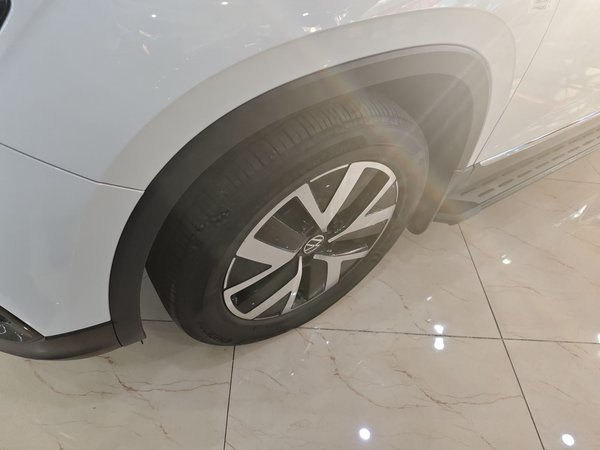 Volkswagen Tayron 2023, 47700 км, за 20471 USD - фото 9