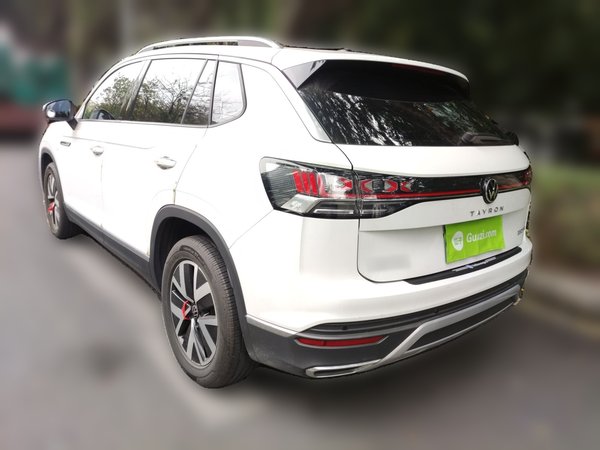 Volkswagen Tayron 2023, 9200 км, за 22504 USD