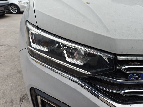 Volkswagen Tayron GTE Plug-in Hybrid 2020, 99900 км, за 12879 USD - фото 7