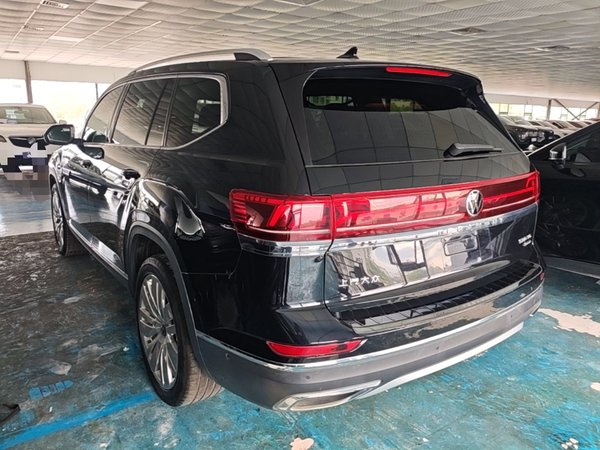 Volkswagen Teramont 2021, 121300 км, за 28664 USD