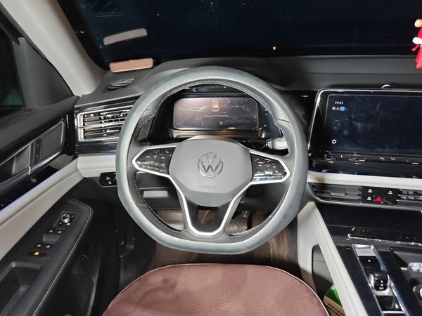 Volkswagen Teramont 2023, 31500 км, за 32250 USD - фото 11