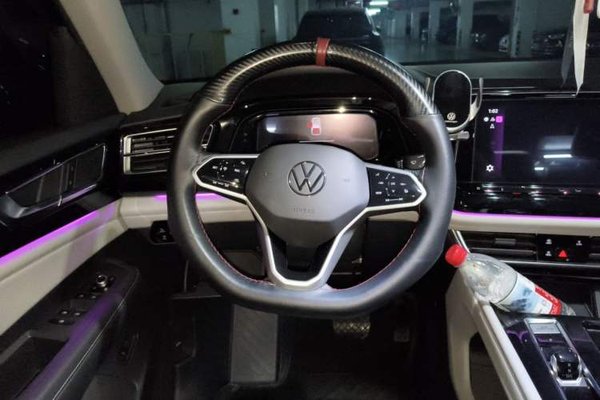 Volkswagen Teramont 2023, 52600 км, за 28070 USD - фото 11