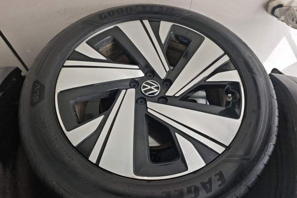 Volkswagen Teramont 2023, 60300 км, за 29468 USD