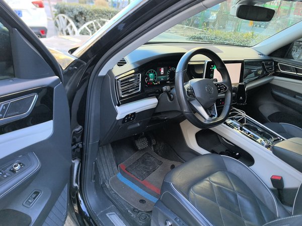 Volkswagen Teramont 2023, 115000 км, за 32670 USD - фото 17