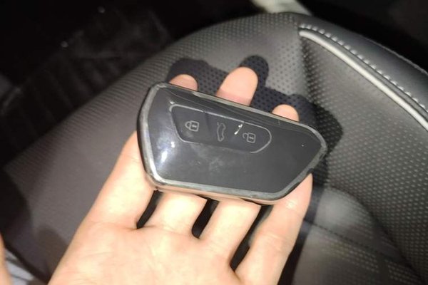 Volkswagen Teramont 2024, 23100 км, за 33400 USD - фото 12