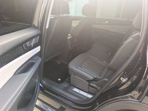 Volkswagen Teramont 2024, 34300 км, за 31692 USD - фото 16
