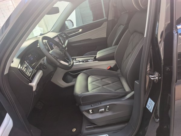 Volkswagen Teramont 2024, 34300 км, за 31692 USD - фото 11