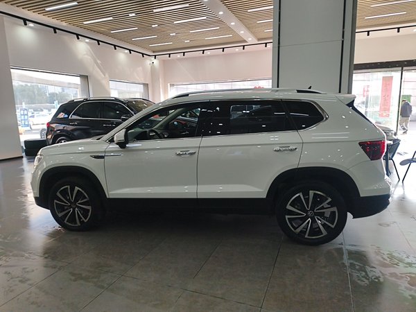 Volkswagen Tharu 2021, 40700 км, за 15105 USD