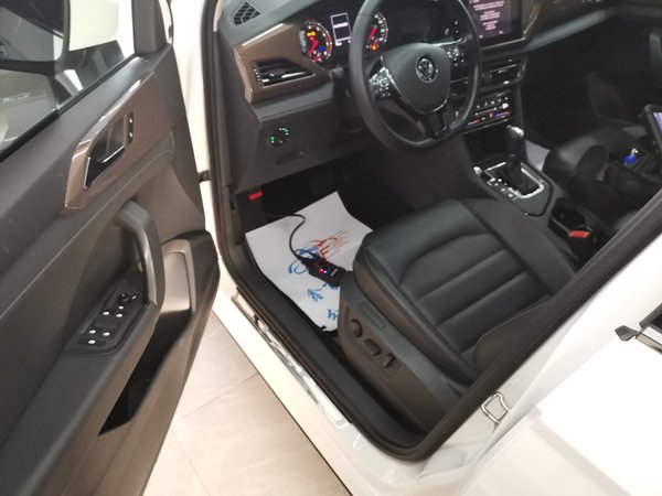 Volkswagen Tharu 2021, 45700 км, за 15577 USD - фото 21