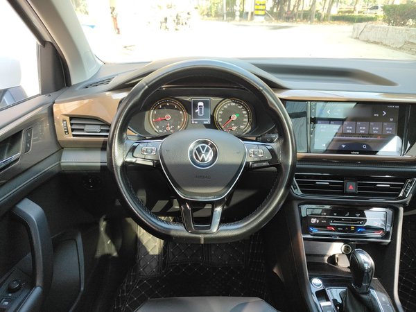Volkswagen Tharu 2021 280TSI Two-Wheel Drive Comfort Edition, 2021 года