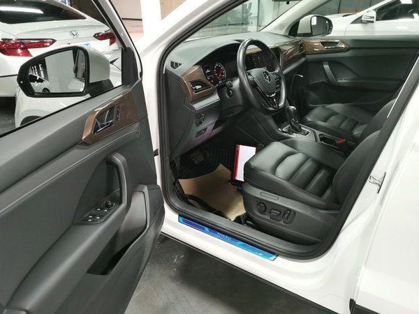 Volkswagen Tharu 2021, 54100 км, за 15288 USD - фото 19
