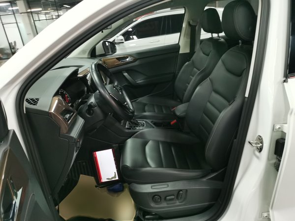 Volkswagen Tharu 2021, 54100 км, за 15288 USD - фото 18