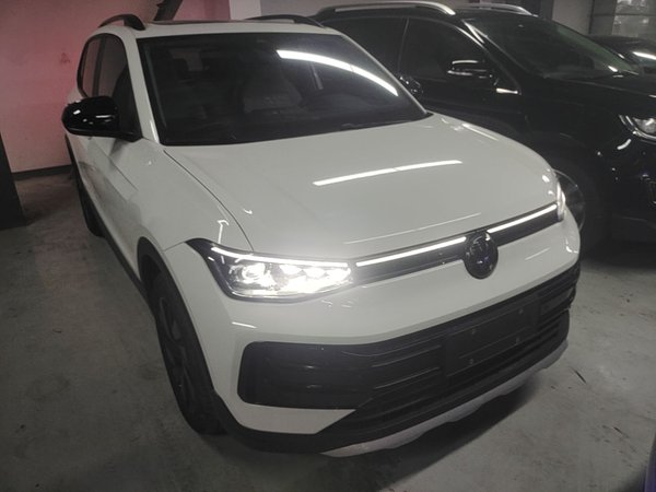 Volkswagen Tharu 2025, 5100 км, за 15596 USD