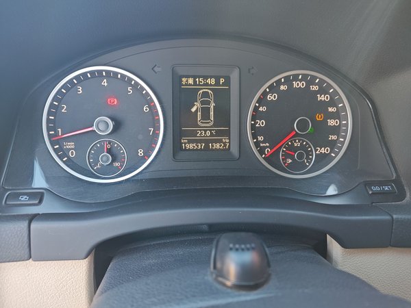 Volkswagen Tiguan 2012, 198500 км, за 5093 USD