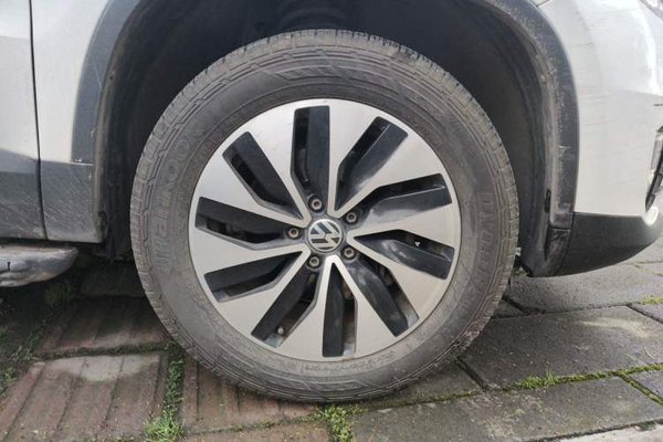 Volkswagen Tiguan 2013, 157800 км, за 4029 USD - фото 8