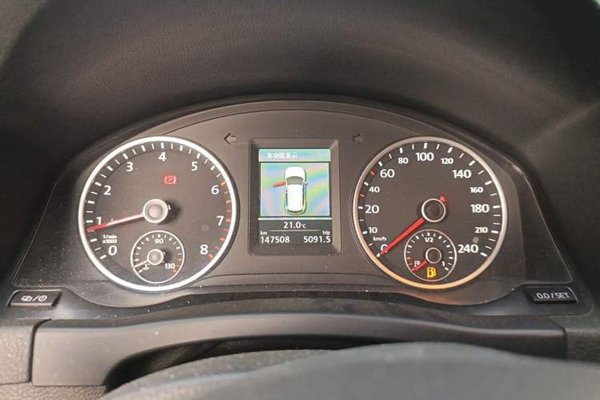 Volkswagen Tiguan 2013, 147500 км, за 5003 USD - фото 11