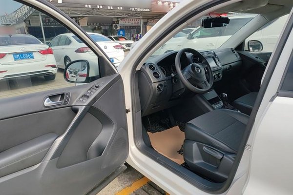 Volkswagen Tiguan 2013, 153600 км, за 5882 USD - фото 18