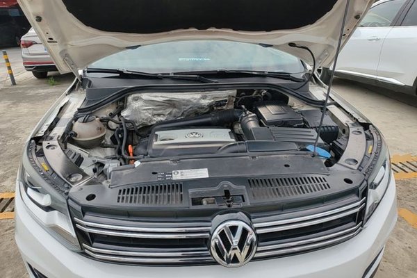 Volkswagen Tiguan 2013, 153600 км, за 5882 USD - фото 24