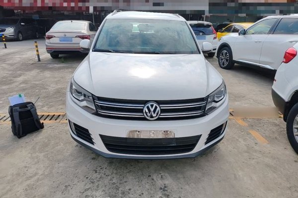 Volkswagen Tiguan 2013, 153600 км, за 5882 USD
