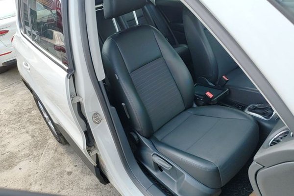 Volkswagen Tiguan 2013, 153600 км, за 5882 USD - фото 19