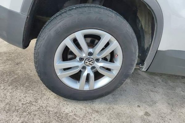 Volkswagen Tiguan 2013, 153600 км, за 5882 USD - фото 11