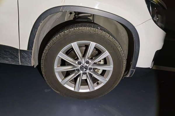 Volkswagen Tiguan 2013, 55600 км, за 6907 USD