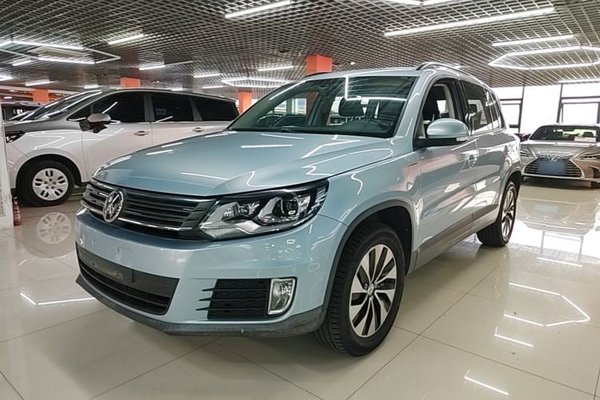 Volkswagen Tiguan · 2015 год