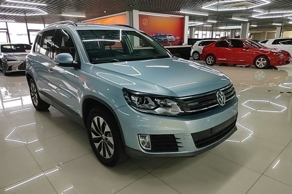 Volkswagen Tiguan 2015, за 6893 USD