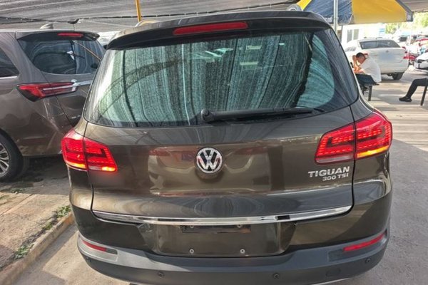 Volkswagen Tiguan 2015, 114000 км, за 8490 USD