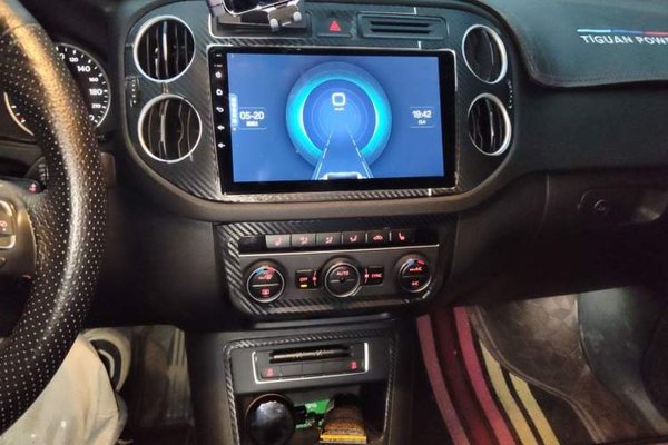 Volkswagen Tiguan 2015, 130700 км, за 6179 USD - фото 14