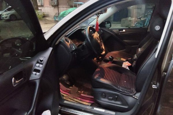 Volkswagen Tiguan 2015, 130700 км, за 6179 USD - фото 17