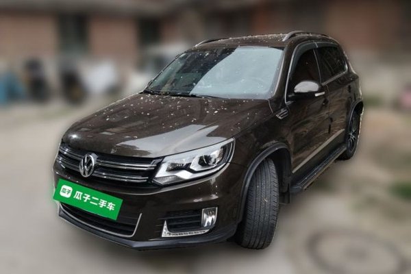 Volkswagen Tiguan · 2015 год