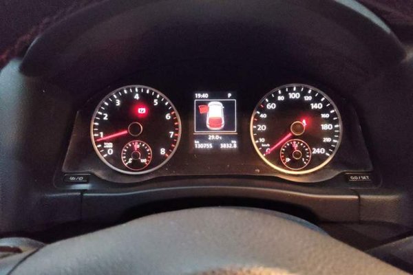 Volkswagen Tiguan 2015, 130700 км, за 6179 USD - фото 12