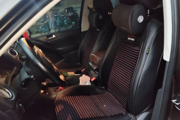 Volkswagen Tiguan 2015, 130700 км, за 6179 USD - фото 16