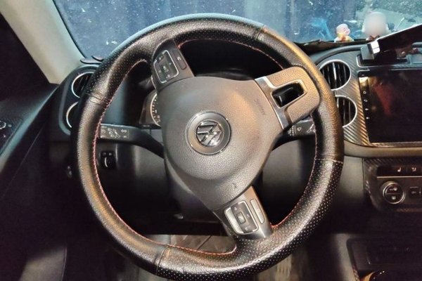 Volkswagen Tiguan 2015, 130700 км, за 6179 USD - фото 11
