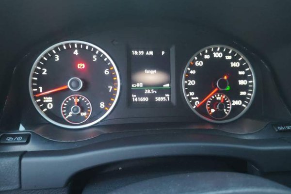 Volkswagen Tiguan 2015, 141700 км, за 5708 USD - фото 13