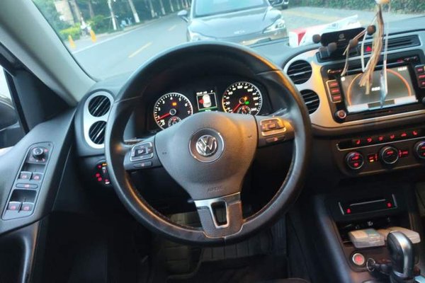 Volkswagen Tiguan 2015, 141700 км, за 5708 USD - фото 11