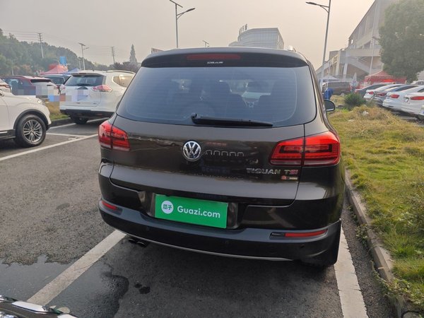 Volkswagen Tiguan 2015, 160300 км, за 7161 USD