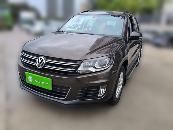 Volkswagen Tiguan · 2015 год