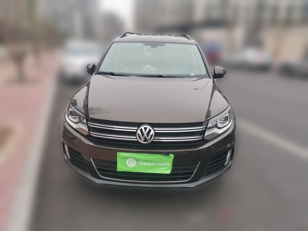 Volkswagen Tiguan · 2015 год