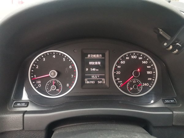 Volkswagen Tiguan 2015, 186700 км, за 5146 USD - фото 9