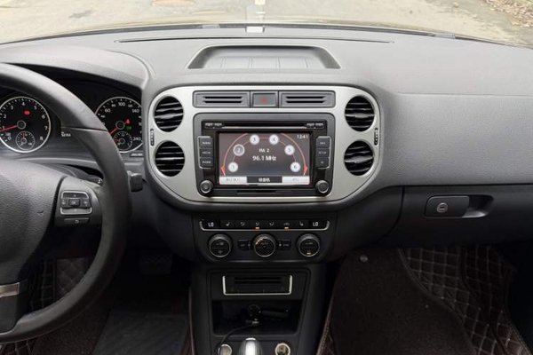 Volkswagen Tiguan 2015, 52100 км, за 8636 USD - фото 15