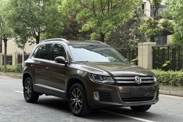 Volkswagen Tiguan 2015, 52100 км, за 8636 USD