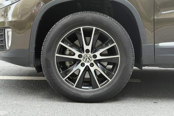 Volkswagen Tiguan 2015, 52100 км, за 8636 USD - фото 10