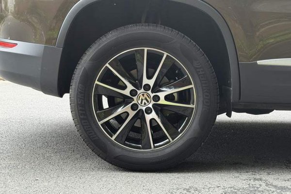 Volkswagen Tiguan 2015, 52100 км, за 8636 USD - фото 11