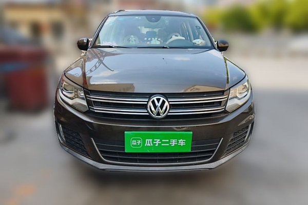 Volkswagen Tiguan 2015, 54100 км, за 7885 USD