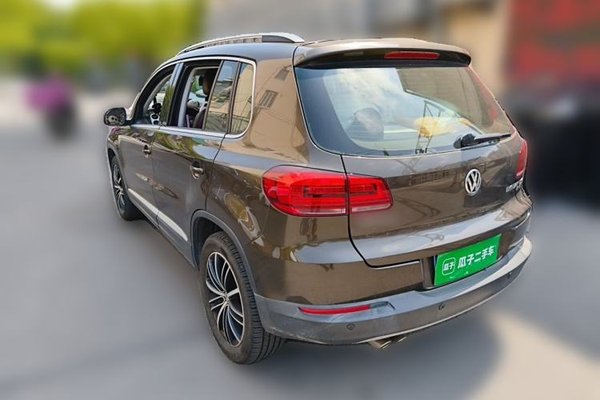 Volkswagen Tiguan 2015, 54100 км, за 7885 USD