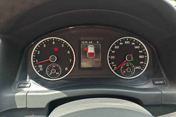 Volkswagen Tiguan 2015, 98500 км, за 9186 USD - фото 10
