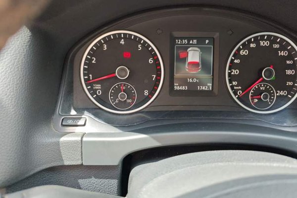 Volkswagen Tiguan 2015, 98500 км, за 9186 USD - фото 11