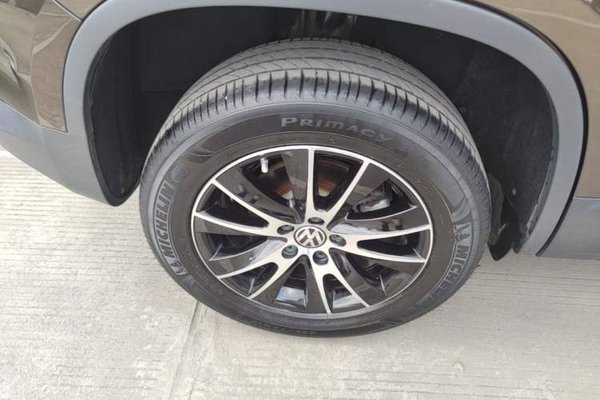 Volkswagen Tiguan 2015, 99900 км, за 7546 USD - фото 10